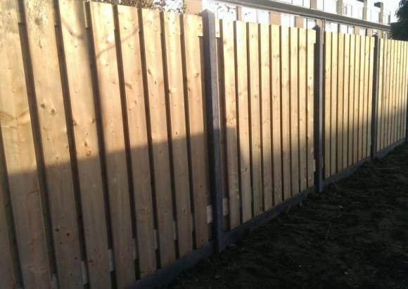 Hout-beton schutting systeem