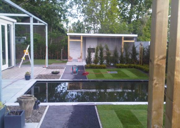 Speelse strakke tuin Oost-Souburg